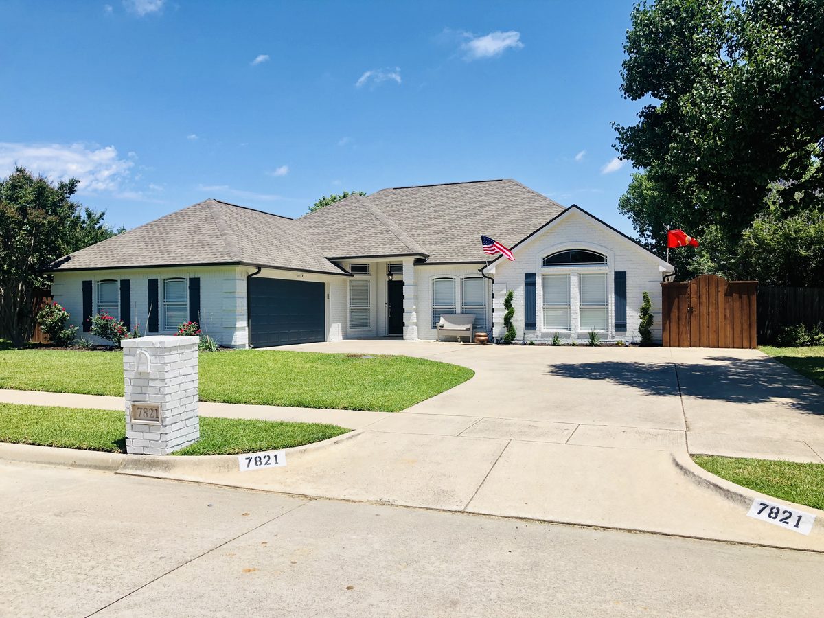 Home exterior painted by Sogio Paint in the DFW Mid-Cities